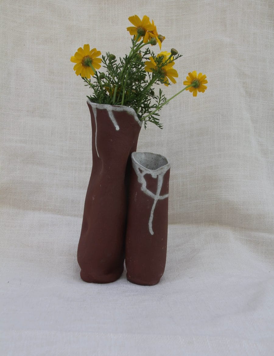 זוג כדי טרה קוטה בפיסול חופשי