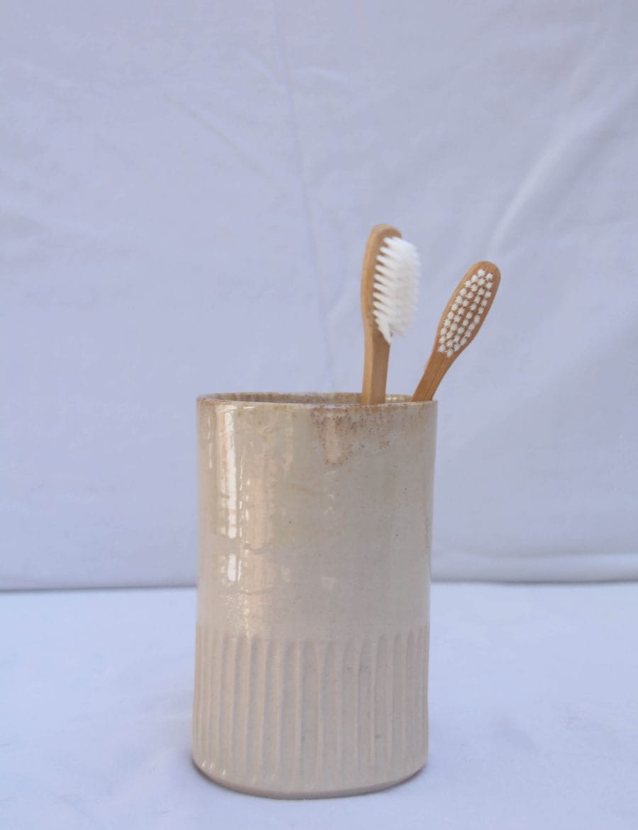 מעמד למברשות שיניים עם נגיעות חום – 2