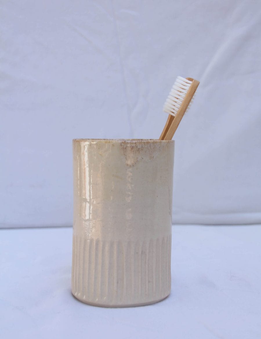 מעמד למברשות שיניים עם נגיעות חום – 2