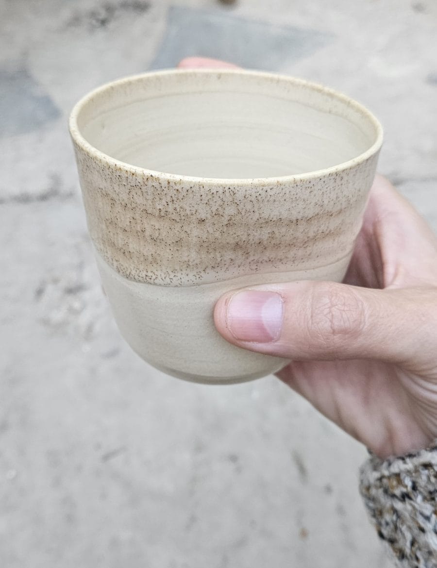 כוס שקע בחום מגוון