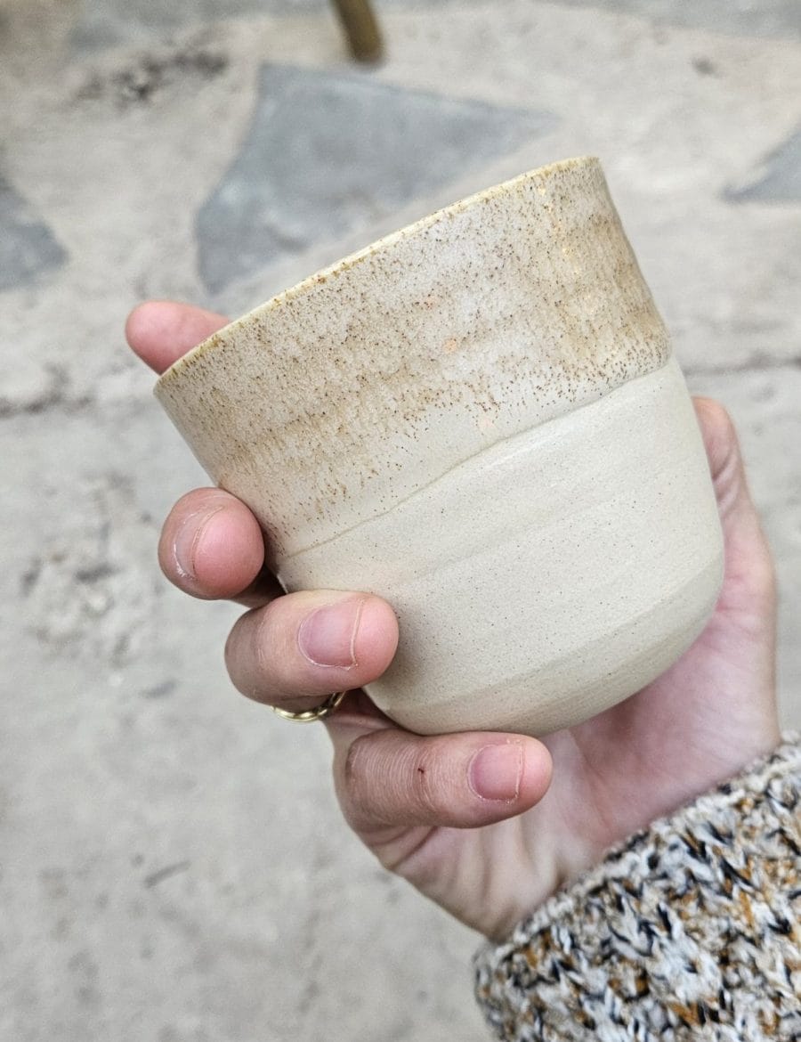 כוס שקע בחום מגוון