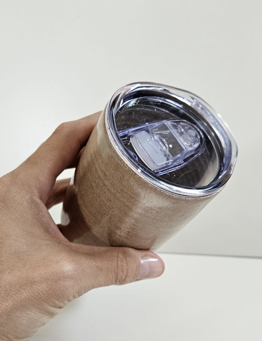 כוס טייקאווי עם מכסה בורוד