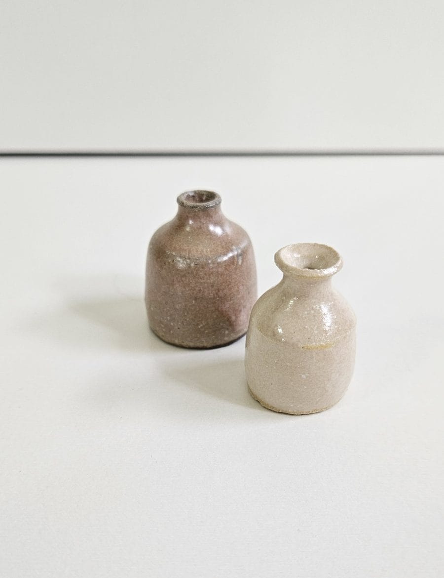 זוג כדים קטנטנים בורוד עתיק ולבן