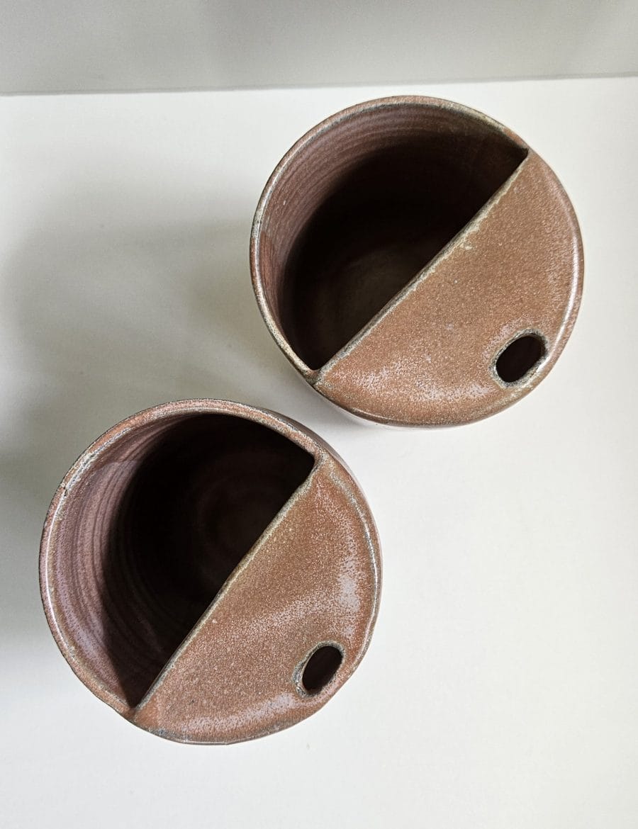 כוס טייקאווי עם חצי מכסה בורוד