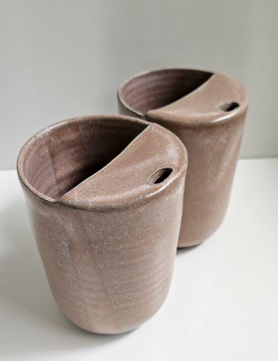 כוס טייקאווי עם חצי מכסה בורוד